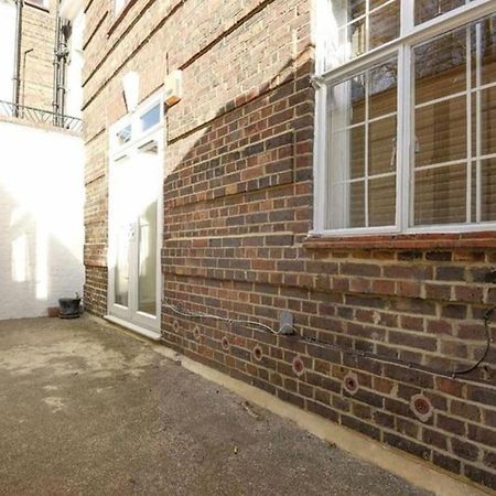 2 Bedroom Apartment Just Off Kings Road 伦敦 外观 照片