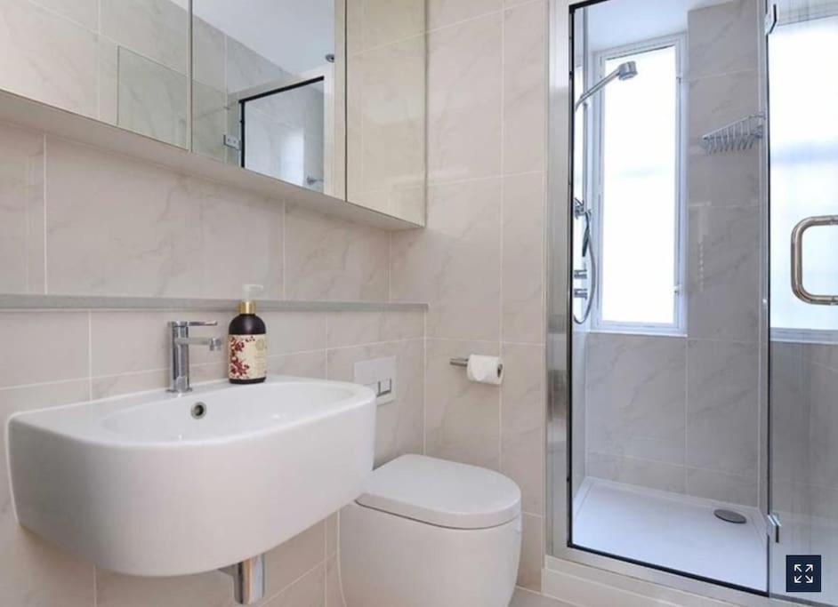 2 Bedroom Apartment Just Off Kings Road 伦敦 外观 照片
